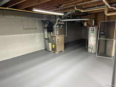 438 Lockmoor Ct unit 18, Grand Blanc, MI 48439 - photo 6