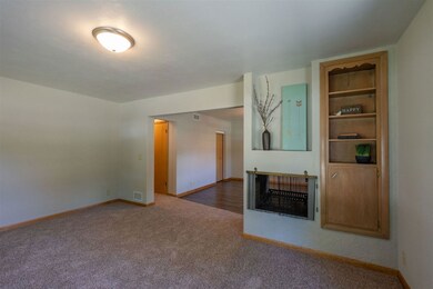 3205 Mcclain Dr, Cedar Falls, IA 50613 - photo 3