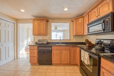 41 Water St unit 2D, East Weymouth, MA 02189 - photo 3