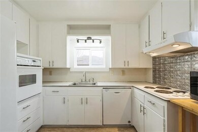 441 Upland Ave, Iowa City, IA 52245 - photo 7