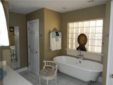 Master Bath/Spa.