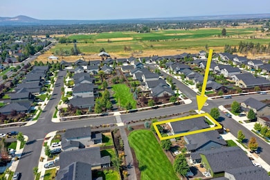 2482 NW Ivy Ave, Redmond, OR 97756 - photo 4