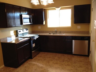 10208 W Caron Dr, Sun City, AZ 85351 - photo 6