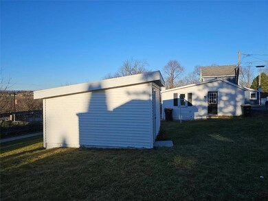 2335 N Apple St, Whitehall, PA 18052 - photo 3