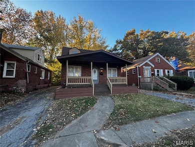 10053 Diamond Dr, Saint Louis, MO 63137 - photo 4