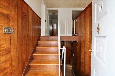 300 Forest Ave, Middletown, RI 02842 - photo 2