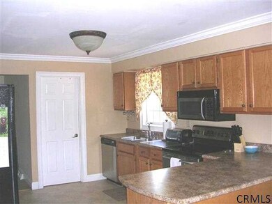 21 Lincoln Ave, Clifton Park, NY 12065 - photo 2