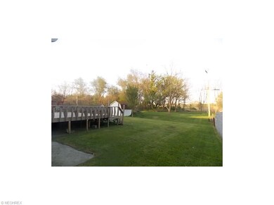Beautiful Back yard with extra large deck