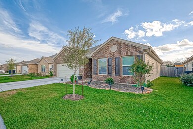 634 E Fairway Lake Dr, Alvin, TX 77511 - photo 2