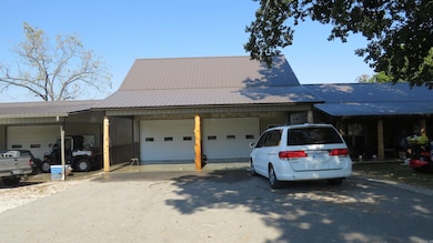 212 Cedar Hills Dr, Mountain View, AR 72560 - photo 4