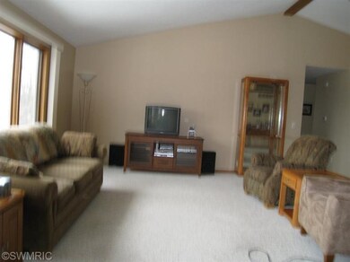5346 Pendleton Ct NE, Comstock Park, MI 49321 - photo 3