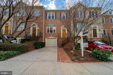 3910 Barcroft Mews Ct, Falls Church, VA 22041 - photo 3