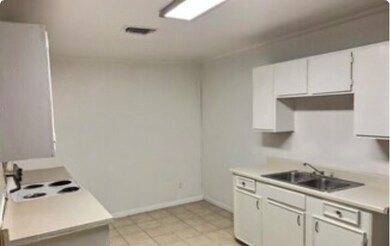 211 Milam St unit 4, Brazoria, TX 77422 - photo 4