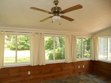 35 Howard St unit 2nd Floor, Milford, MA 01757 - photo 5