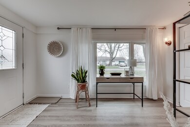 39 Maple St, Whiteland, IN 46184 - photo 4