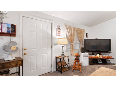 1905 17th St, Springfield, OR 97477 - photo 6