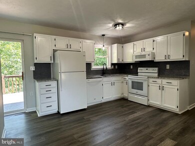 29577 Edison Ct, Mechanicsville, MD 20659 - photo 5