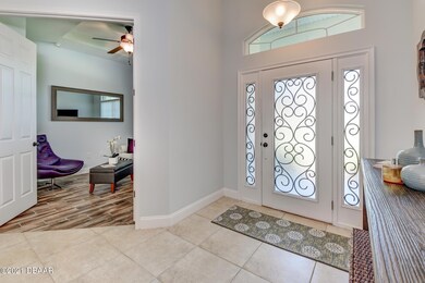 17-Foyer-Entrance