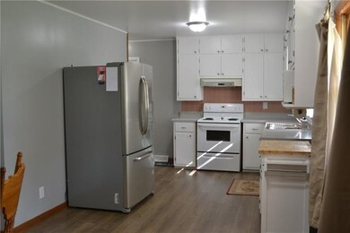 123 Shawnee St, Topeka, KS 66615 - photo 2