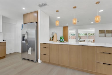 2837 Woodcrest Dr, Sarasota, FL 34239 - photo 5