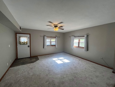 908 W 3rd St, Crofton, NE 68730 - photo 2