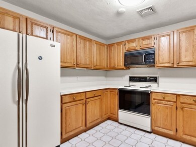 28 Hobart Ln, Rockland, MA 02370 - photo 5