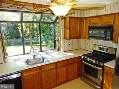 546 Trappe Ln, Langhorne, PA 19047 - photo 4