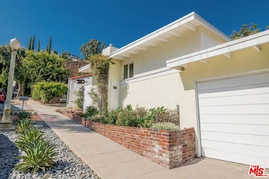 1342 Miller Dr, West Hollywood, CA 90069 - photo 3