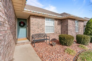 881 W Cambridge Ave, Nixa, MO 65714 - photo 6