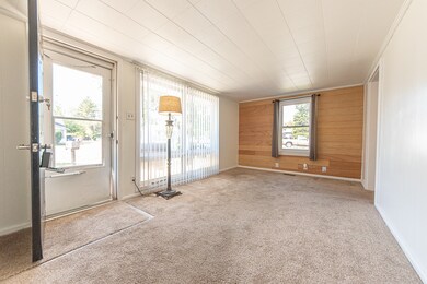 537 Cleveland St, Columbus, IN 47201 - photo 3