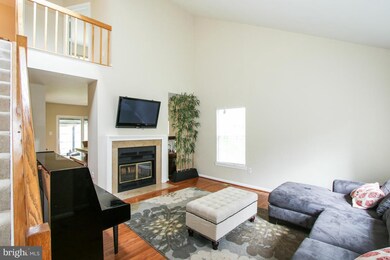 38 Tivoli Lake Ct, Silver Spring, MD 20906 - photo 2