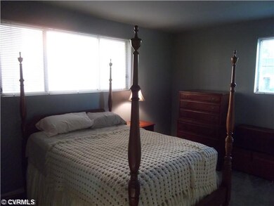Bedroom - Large bedroom with large closet ant brig