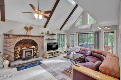 252 Fawn Lake Dr, Hawley, PA 18428 - photo 5