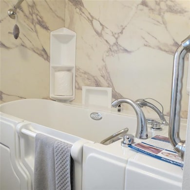 2339 S Chatham St, Janesville, WI 53546 - photo 7