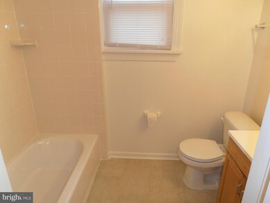 5210 Brinkley Rd unit A, Temple Hills, MD 20748 - photo 7