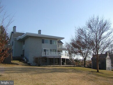 679 Hollywell Ave unit 1, Chambersburg, PA 17201 - photo 2