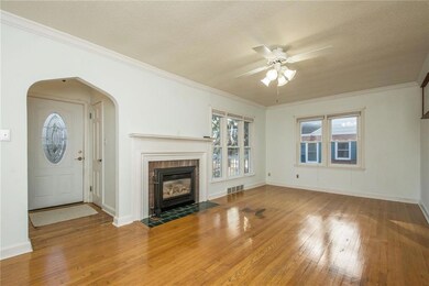 2120 E 29th St, Des Moines, IA 50317 - photo 3