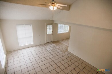 113 Crest Dr unit 115, San Marcos, TX 78666 - photo 2