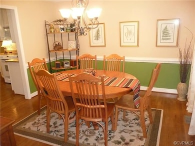 Tasteful and Elegant Light Fixture accentuates the