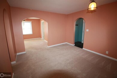 207 W Summit Ave, Shenandoah, IA 51601 - photo 5