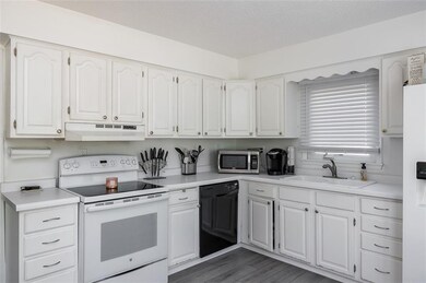 3201 Watrous Ave, Des Moines, IA 50321 - photo 6