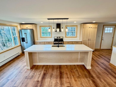 122 Raymond Ave, Newport, VT 05855 - photo 4