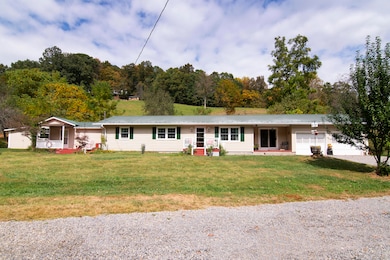 7394 Crag Rd, Meadow Bridge, WV 25976 - photo 4
