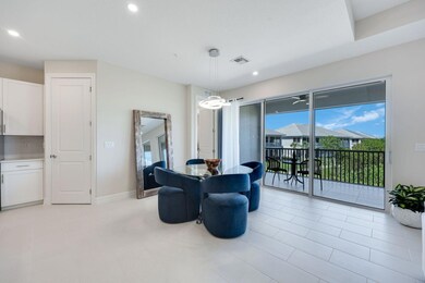 273 Indies Dr E #202, Naples, FL 34114 (