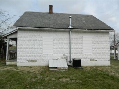 414 Goddard St, Harrodsburg, KY 40330 - photo 2