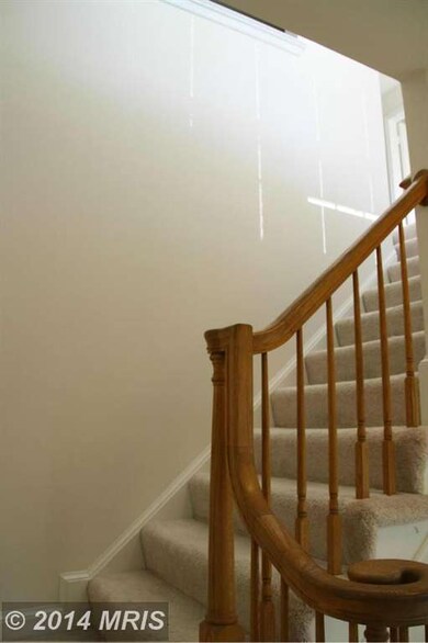 5821 Linden Square Ct, Rockville, MD 20852 - photo 5