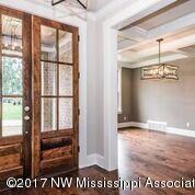 Lot 9 foyer