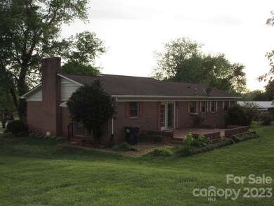 143 Jenkins Rd, Statesville, NC 28625 - photo 4