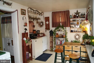 364 W Queen St, Chambersburg, PA 17201 - photo 7