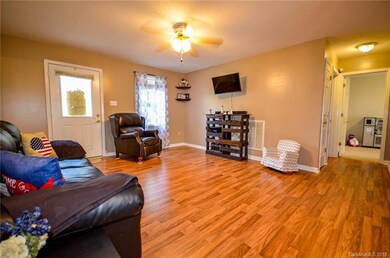 204 Harriet Ln unit 42, Statesville, NC 28625 - photo 3